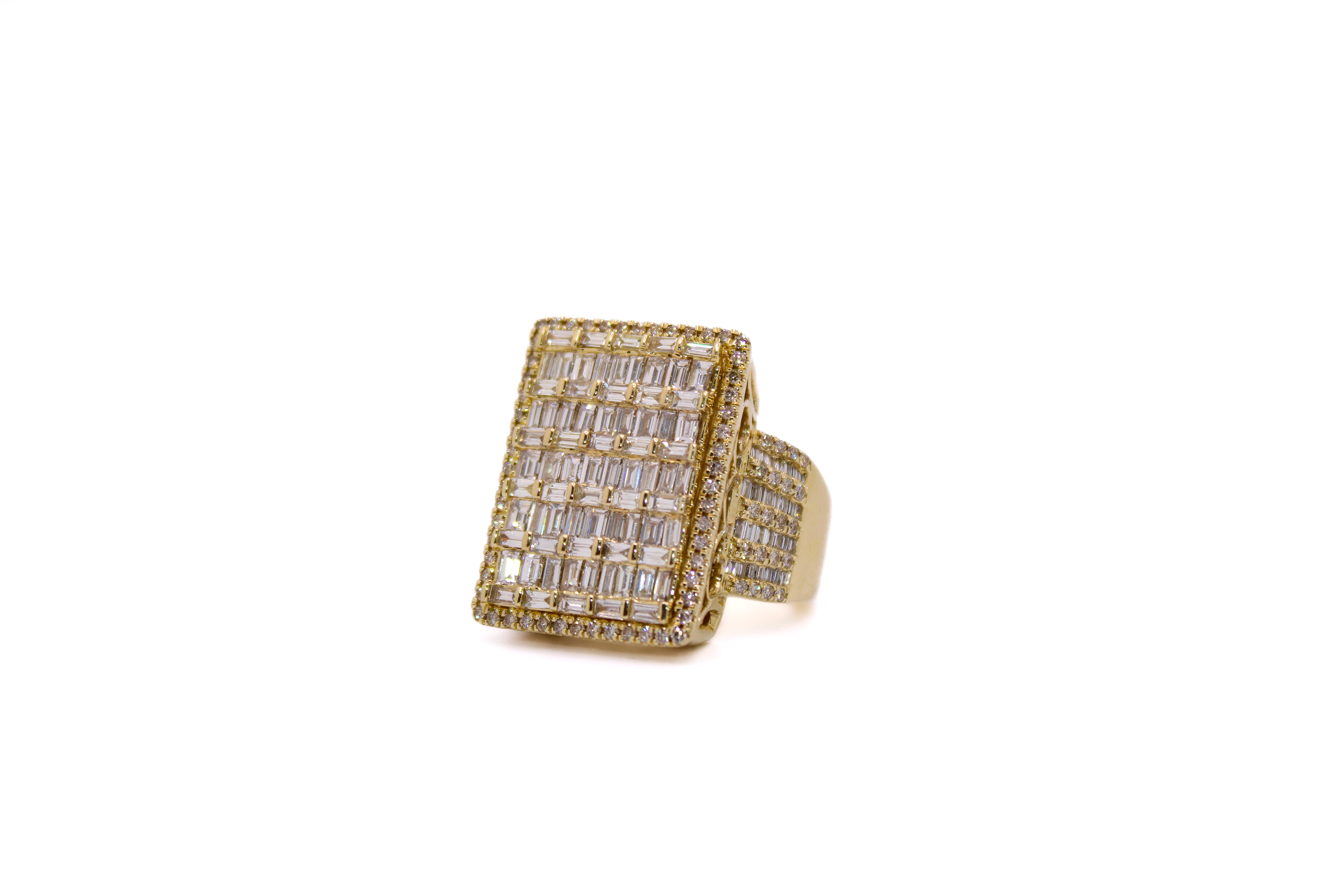 14KY 4.50CTW Square Baguette ring